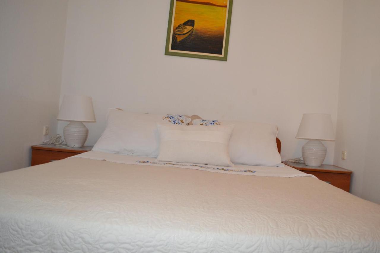 Apartment Lucija Srima