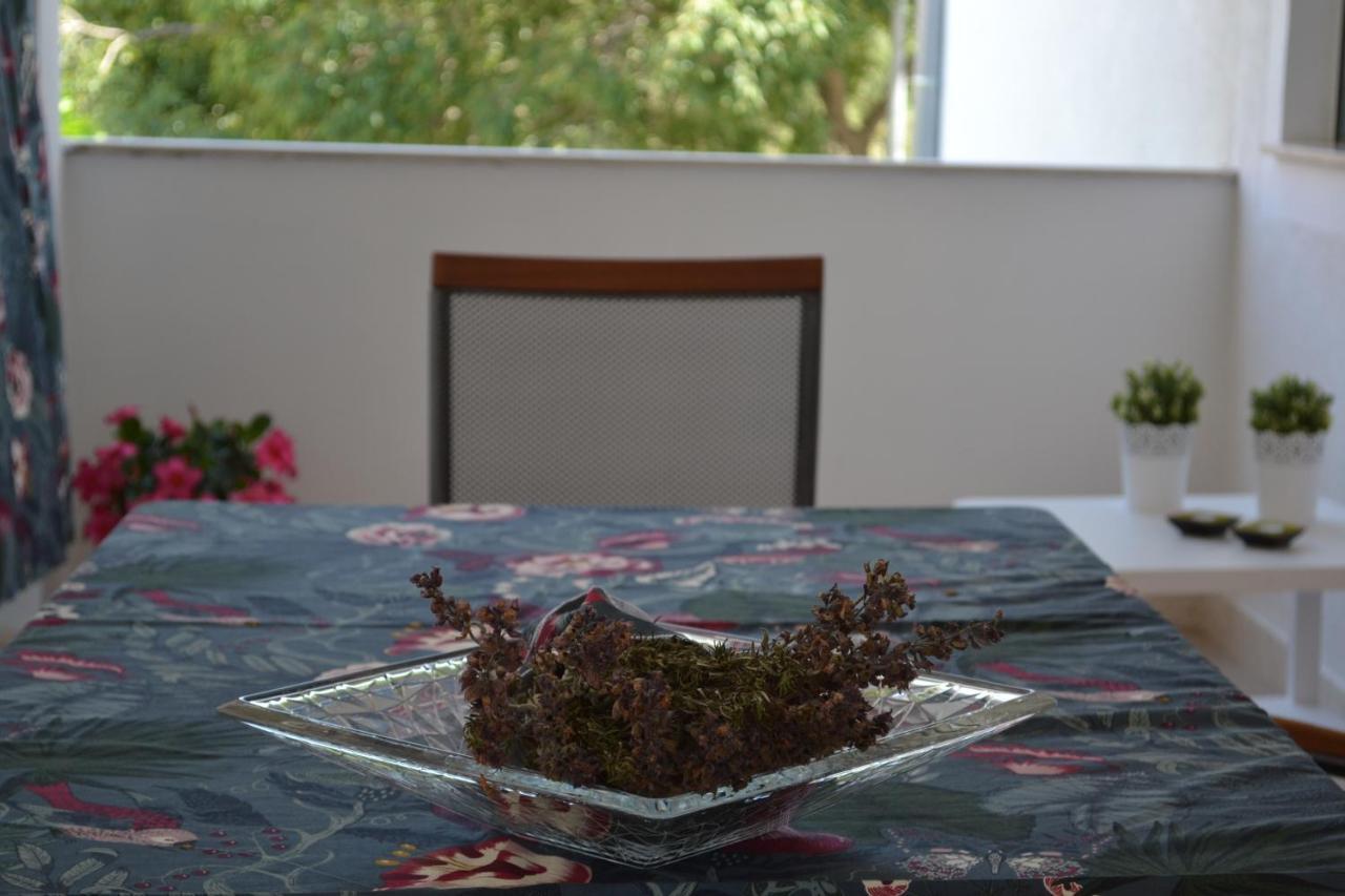 Apartment Lucija Srima